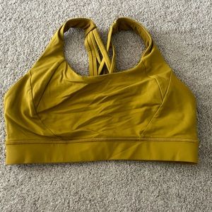 Lululemon energy bra Size 8. Lightly used.